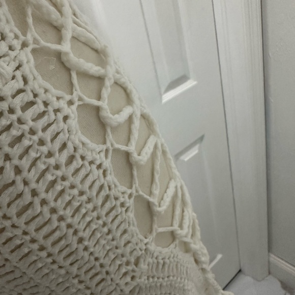 Beautiful white crocheted long fringe bathing suit - Picture 4 of 7